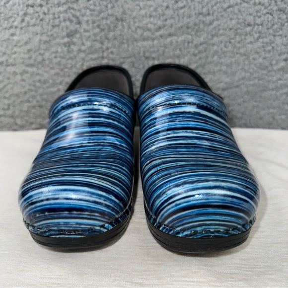 Dansko Shoes XP Pro Womens EU 36 US 6 Blue Striped Patent Leather Clogs - Picture 7 of 9